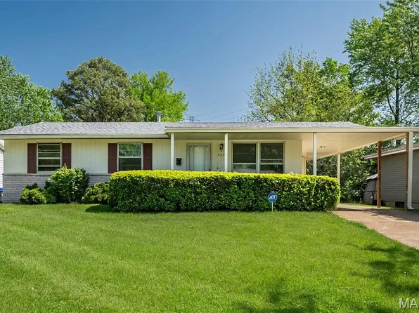 525 Angelus Dr, Florissant, MO 63031