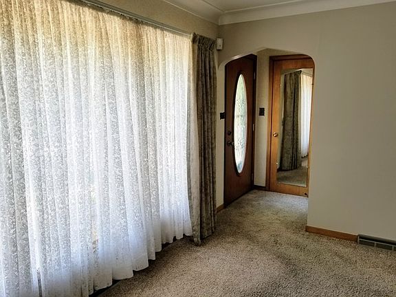 3rd image of 7919 McVicker Ave
