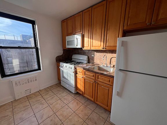 3rd image of 14340 41st Ave APT 1D