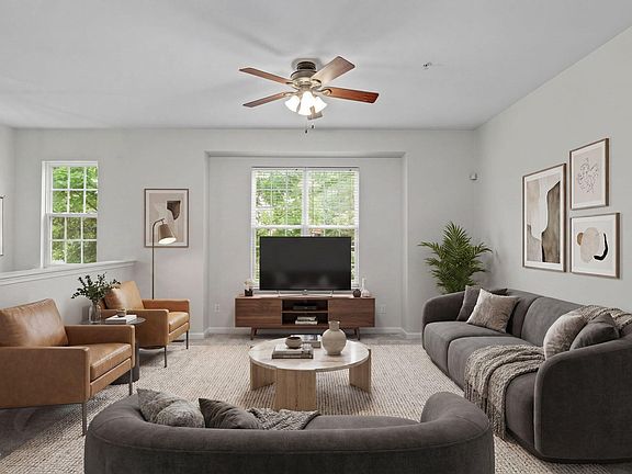 4th image of 102 Cabernet Dr