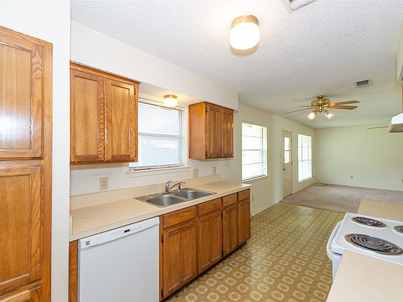 4th image of 6412 Rebecca Ln
