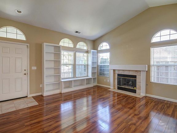 5th image of 831 Summer Dr