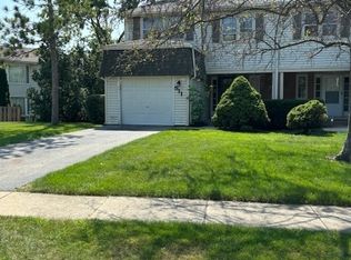 511 Thomas Rd, Bolingbrook, IL 60440