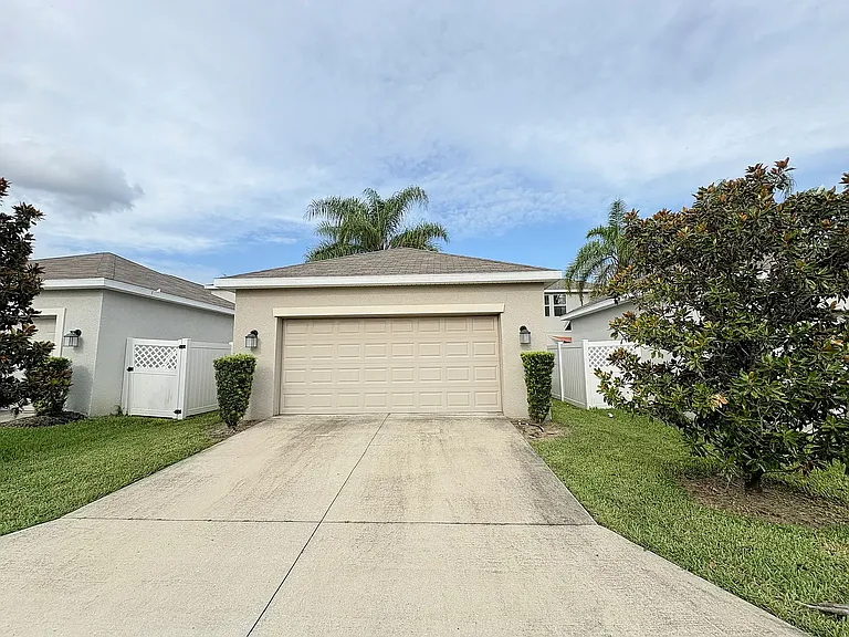 11102 Folklore St — Photo 4