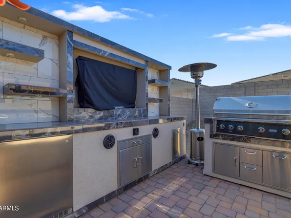 15990 W GRAY FOX Trail, Surprise, AZ 85387
