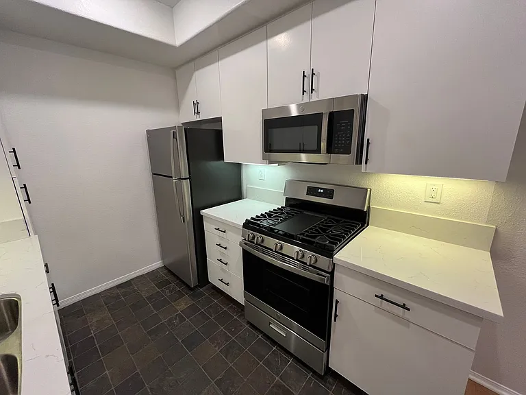 2820 Sawtelle Blvd — Photo 73