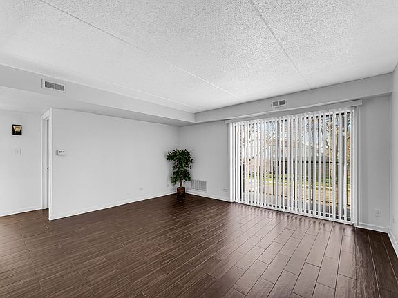 2nd image of 14785 Lakeview Dr APT 202