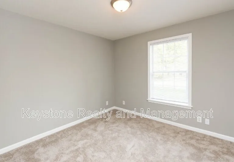 Royster Lane — Photo 123