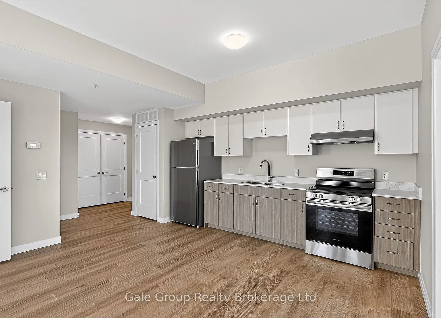3 bed, $2,400 — Photo 4