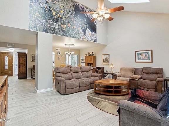 5th image of 4026 E LARKSPUR Drive