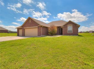 2005 Stonegate Dr, Tuttle, OK 73089