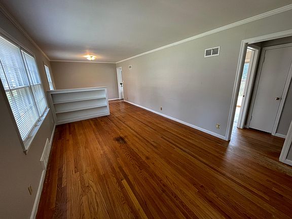 2nd image of 5623 Horton St