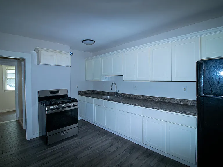 28 Frank St #1A — Photo 2