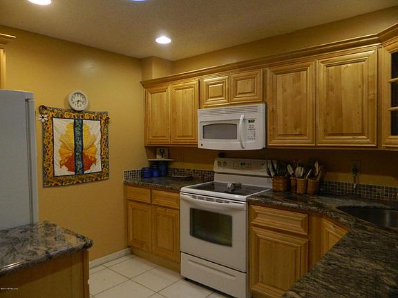 3rd image of 85 Debarry Ave APT 3012