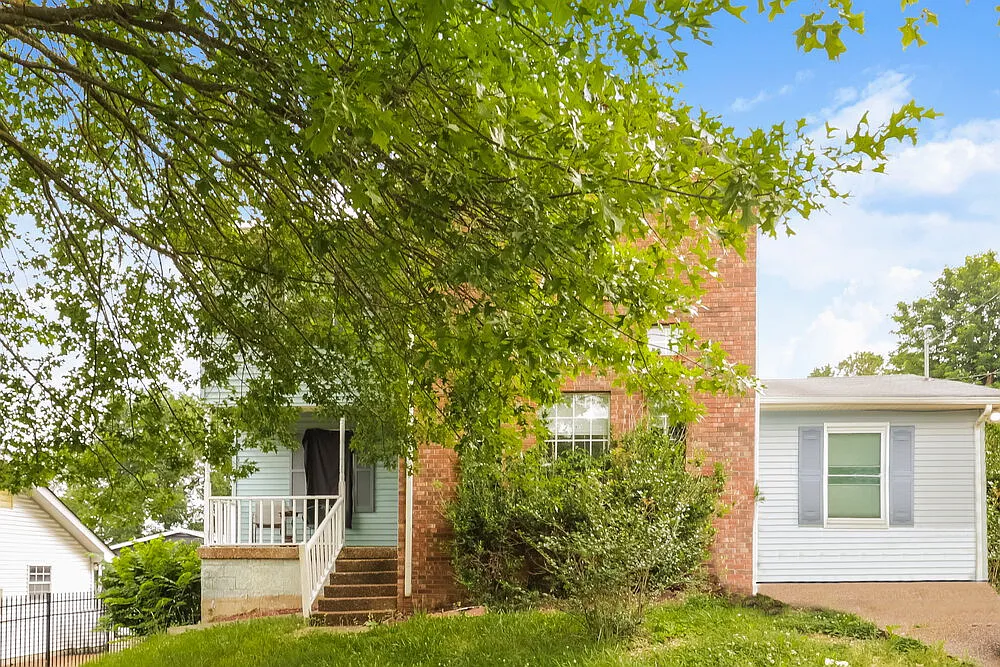 4 bed, 2.0 bath, 2082 sqft, $4,040 — Photo 1
