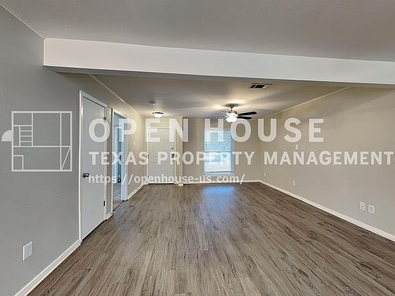 3rd image of 1018 N Lucas Dr
