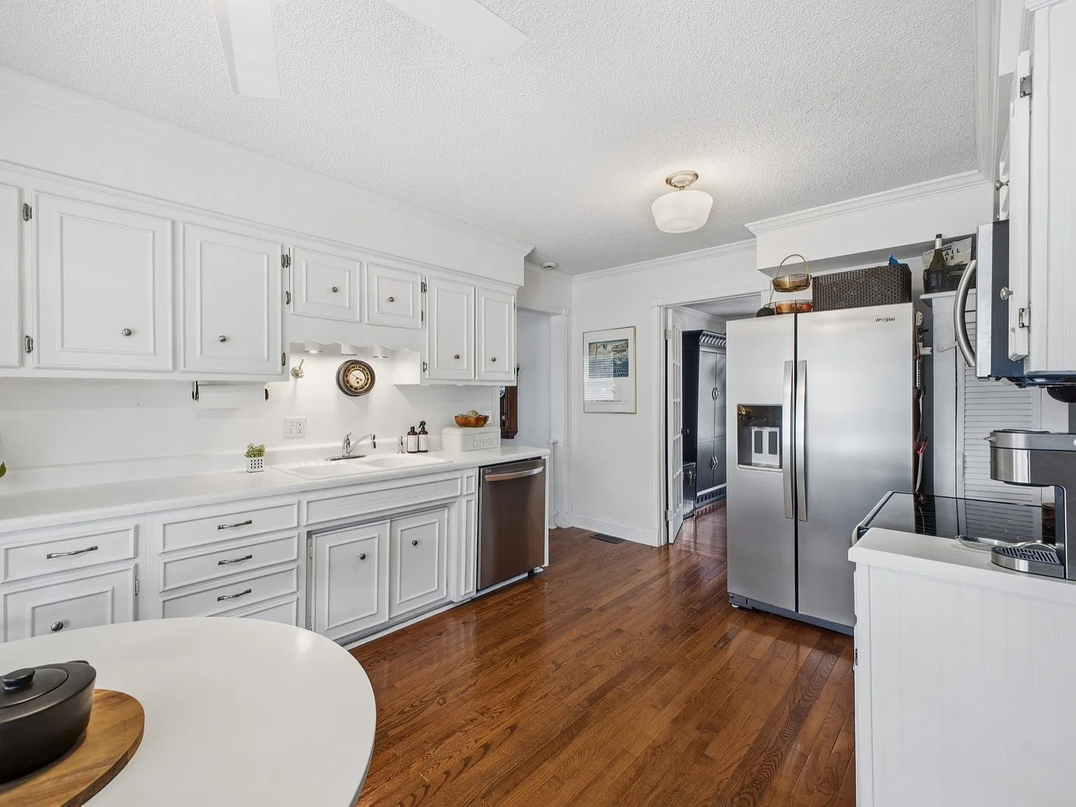 3 bed, 2126 sqft, $3,600 — Photo 2