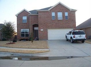 549 Creekbend St, Crowley, TX 76036