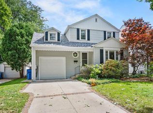 5160 N Kent Ave, Whitefish Bay, WI 53217