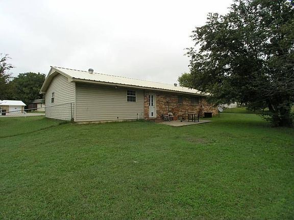 2nd image of 707 White St