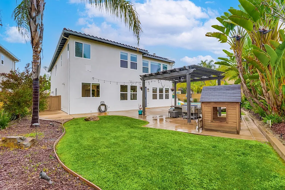 5 bed, 3058 sqft, $8,500 — Photo 3
