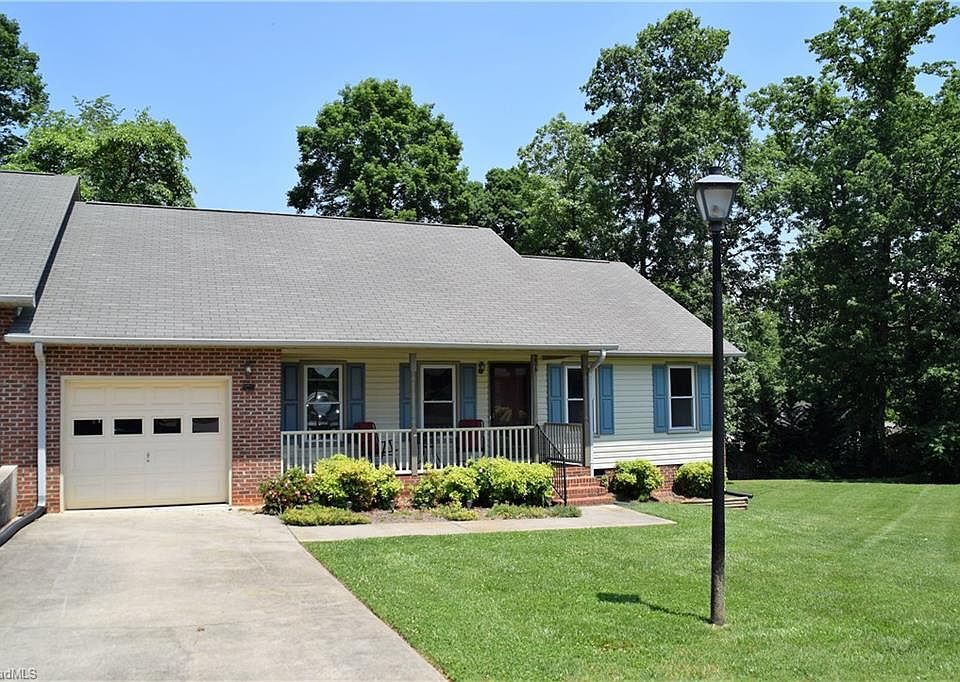 1st image of 206 Forrest Oaks Dr