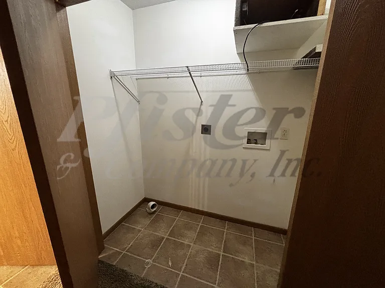 1035 Elm St #E — Photo 7