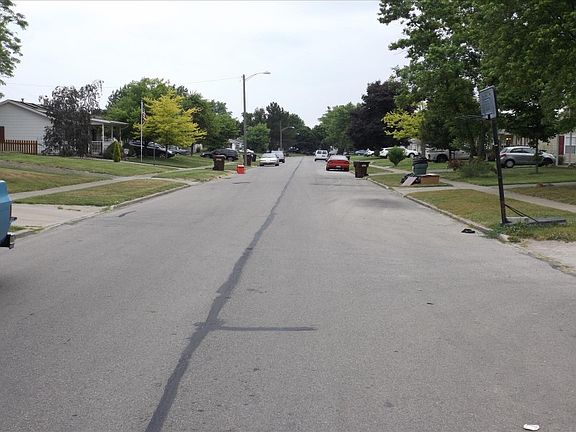 5th image of 382 Richard Dr