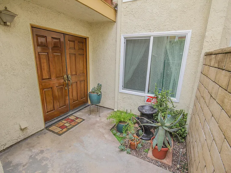 405 Genoa St #2 — Photo 3
