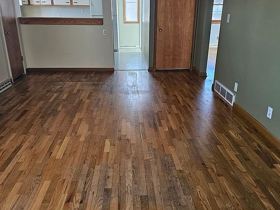 3rd image of 909 S Cale Ave