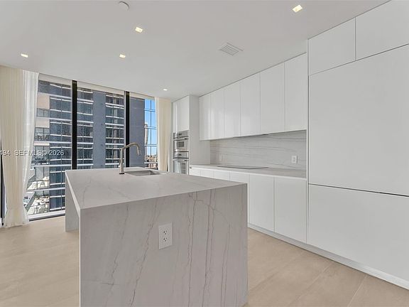 3rd image of 700 NE 24th St Unit 1207
