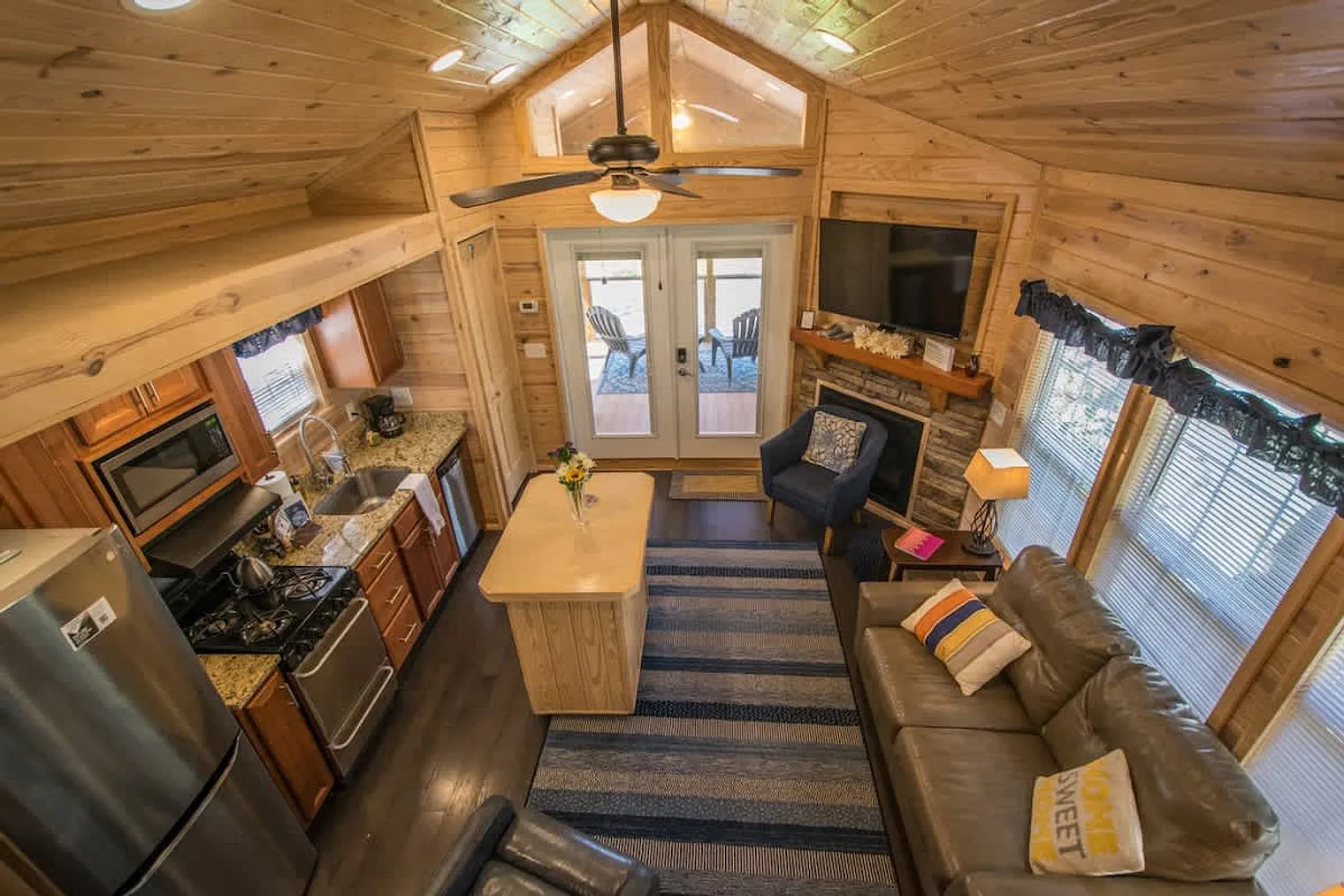 2 bed, 1.0 bath, 441 sqft, $2,874 — Photo 3