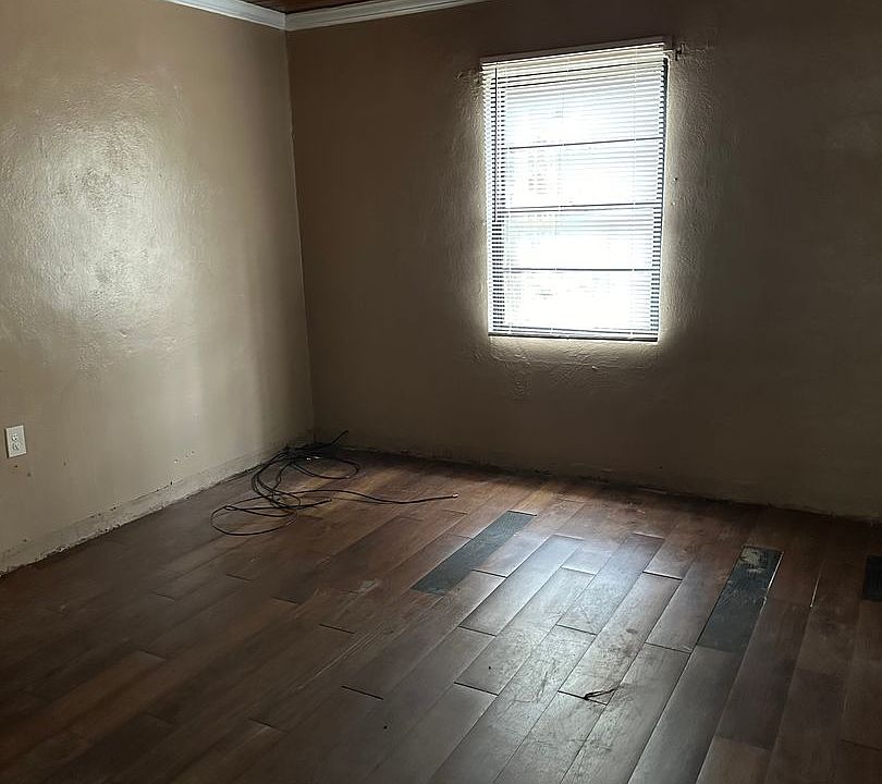 2nd image of 311 S Cleveland St
