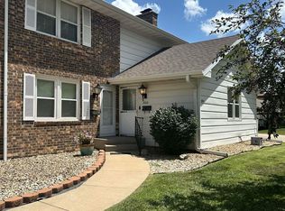 2008 Greenbriar Dr, Emporia, KS 66801
