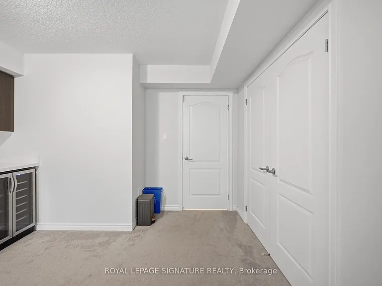 91 Roulette Cres #3 — Photo 9