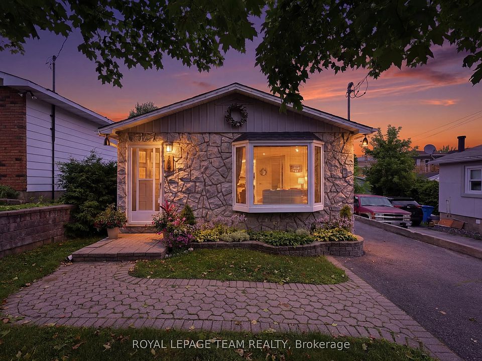 1st image of 289 Montfort St