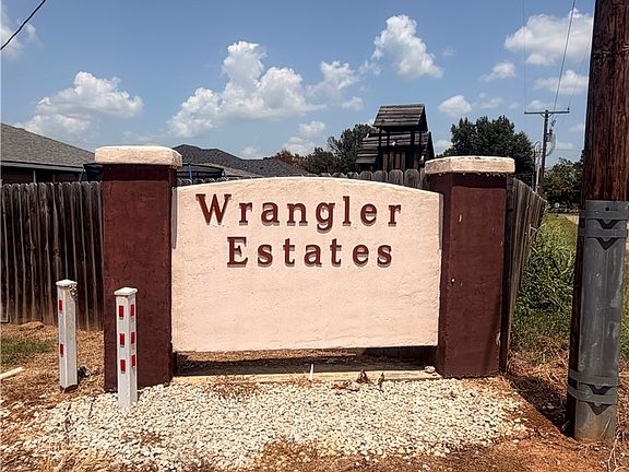 5th image of 404 Wrangler St