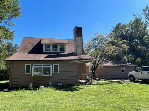 3001 T P Hales Rd, Winfield, KS 67156