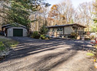 236 Hoodstown Rd, Huntsville, ON P1H 2J2