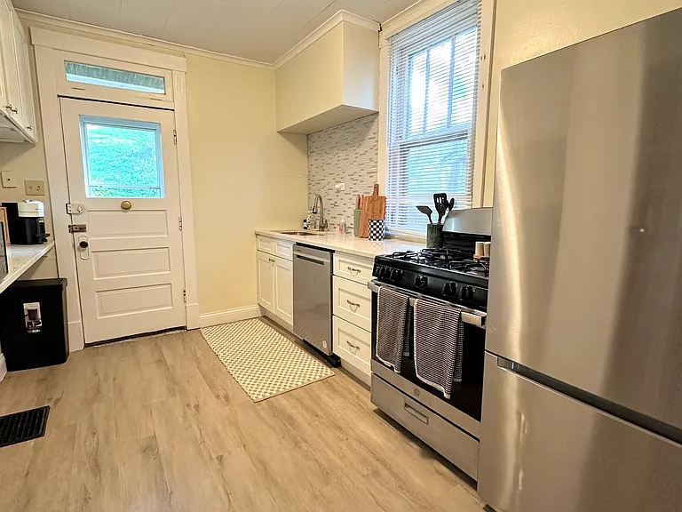 925 Baldwin St #1 — Photo 3