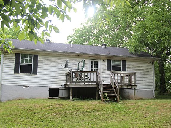 3rd image of 204 Cedar St