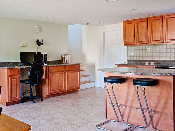4th image of 134 Seaview Dr