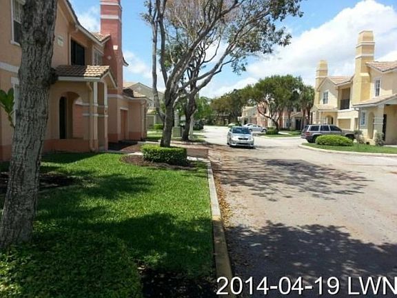 4th image of 810 Belmont Ln