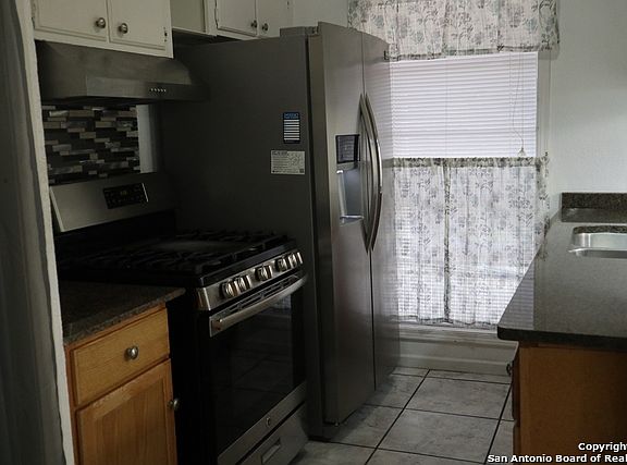 5th image of 7519 Shadewood St