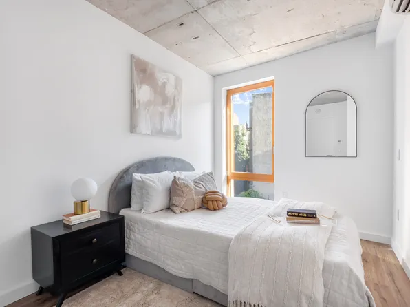 540 Graham Avenue image 5 of 16