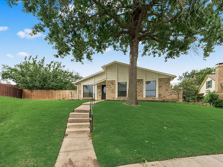 1732 Delaford Ct — Photo 6