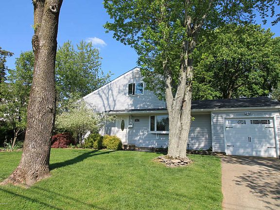 2nd image of 66 Wynnewood Dr