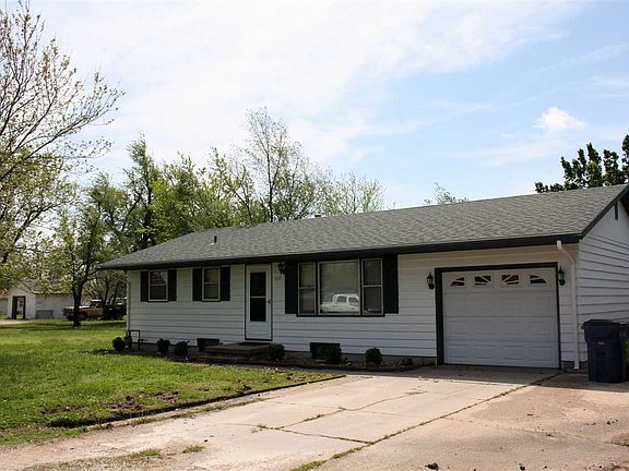 3rd image of 309 E Avenue C