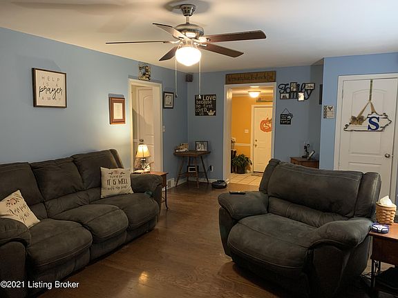 4th image of 141 Hazel Lawn Dr