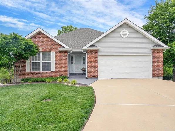 13600 Tesson Oaks Ct, Saint Louis, MO 63128